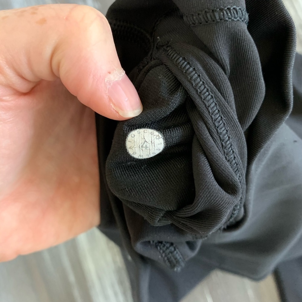 Lululemon wonder under black crop